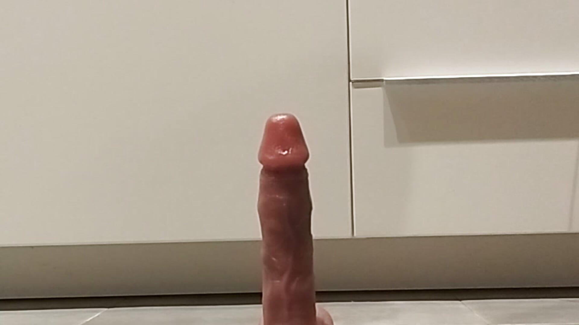 JUGANDO CON MI CULITO - video by Juanxxuu cam model