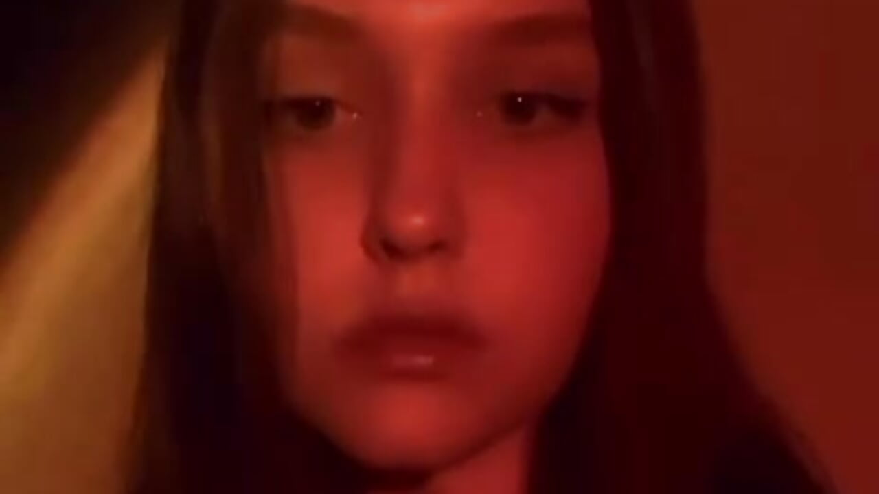 <3