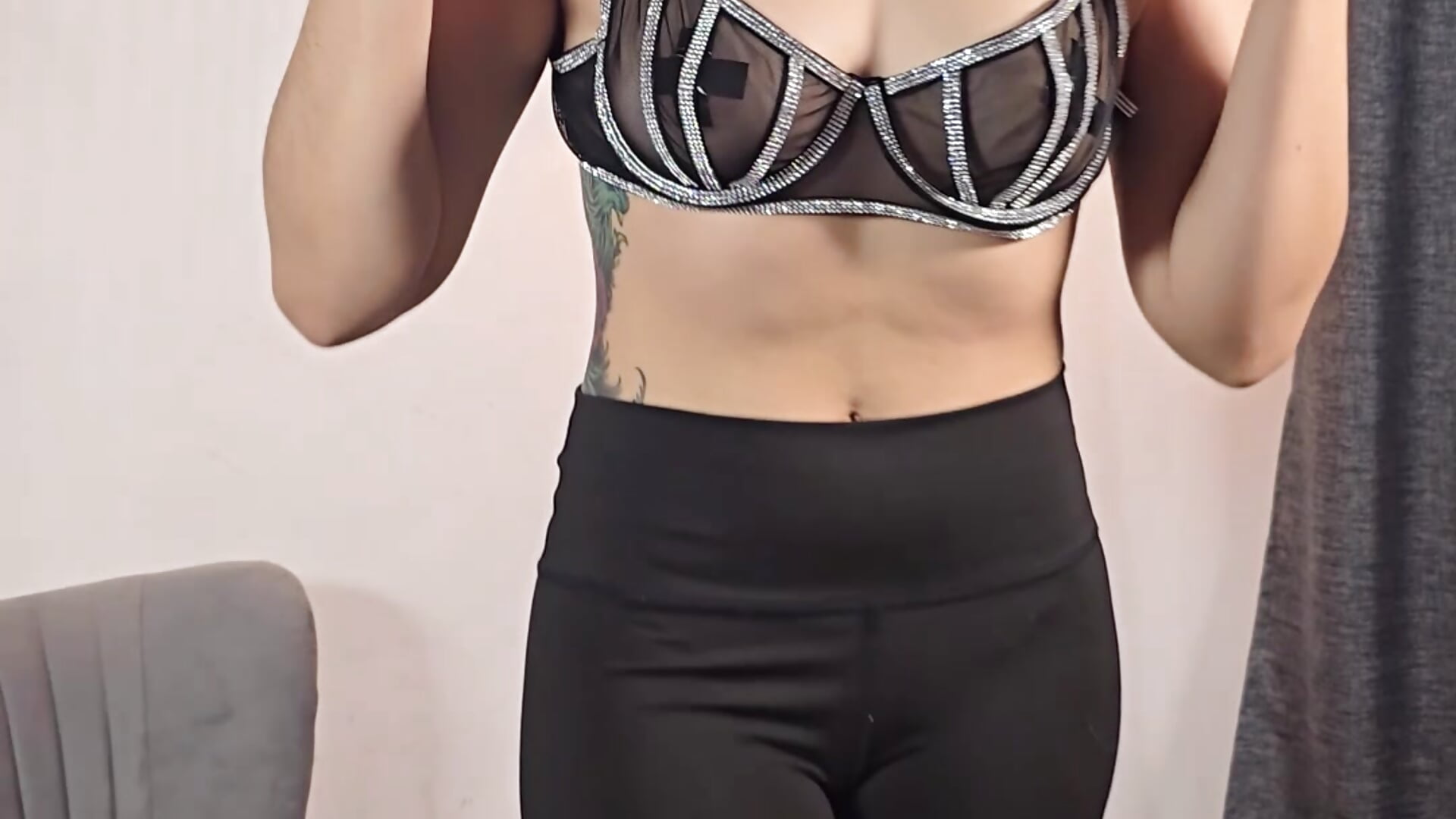 Bra disappearing in 3, 2, 1 – видео вебкам-модели missatenea