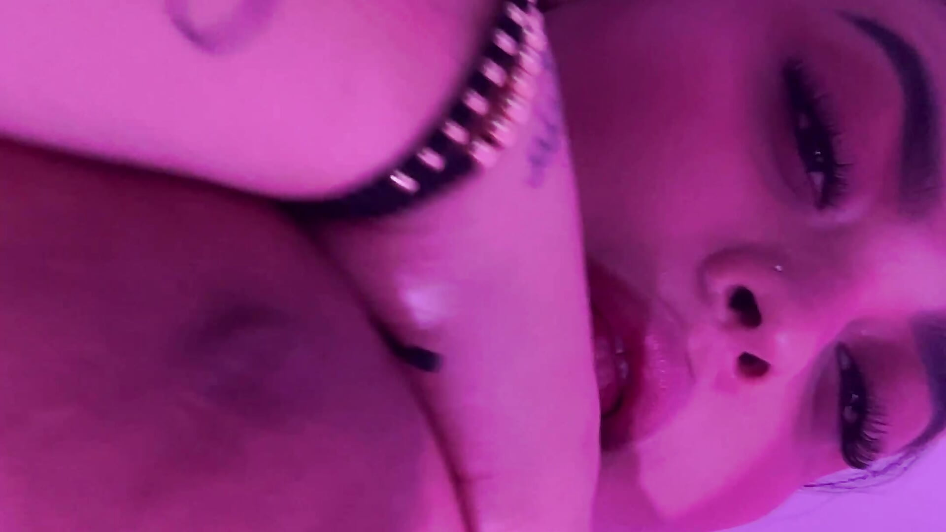 Besitossss❤️‍🔥💋 - video by Emily_Cooper7 cam model