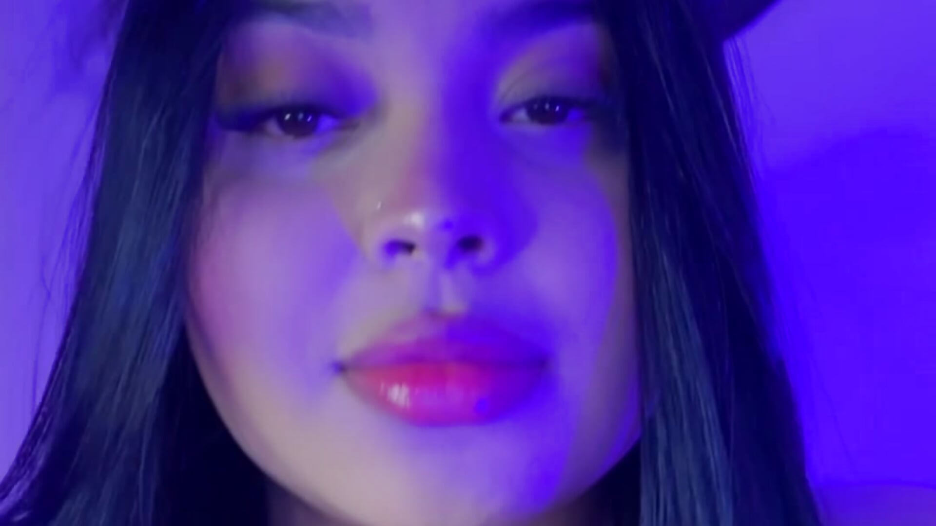 💙 – видео вебкам-модели Emily_Cooper7