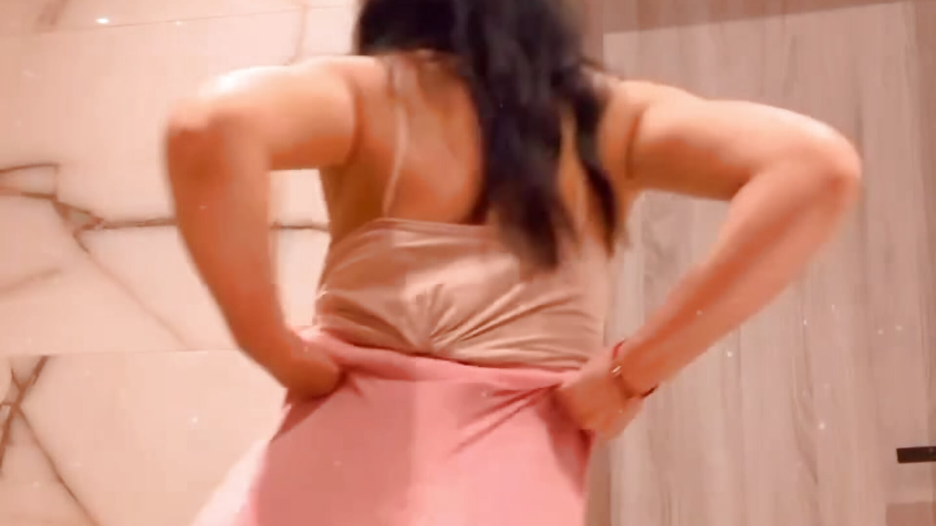89eeb3ca4436473c970830f00b5b1d87 - video by MirunaModel cam model