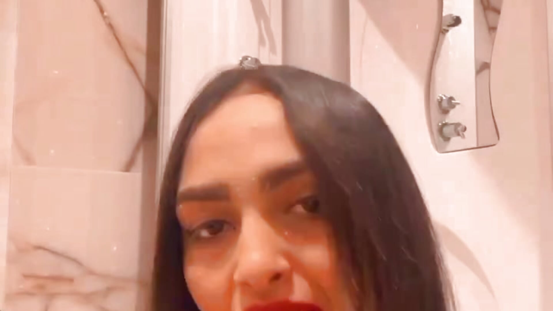 VID_23280928_061847_940 - video by MirunaModel cam model