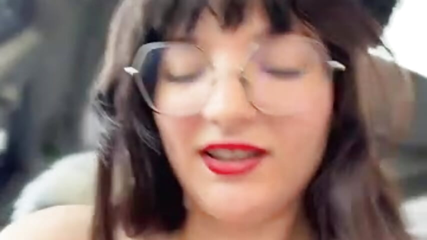 [14 Feb 15:45] Public Show – video modela na kameri urpuppymoon