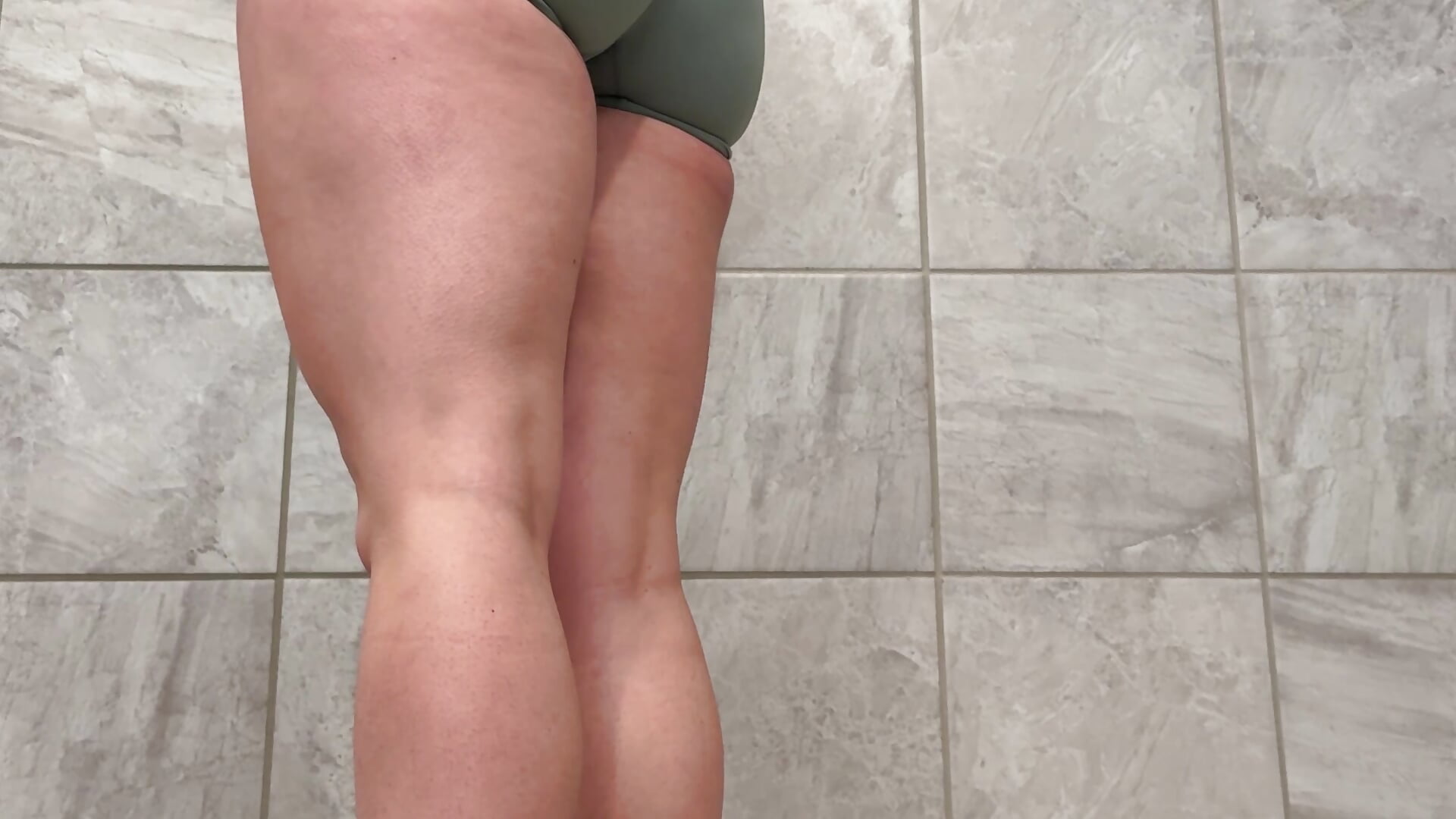 glutes 😜🤭－カメラキャストのurpuppymoonの動画