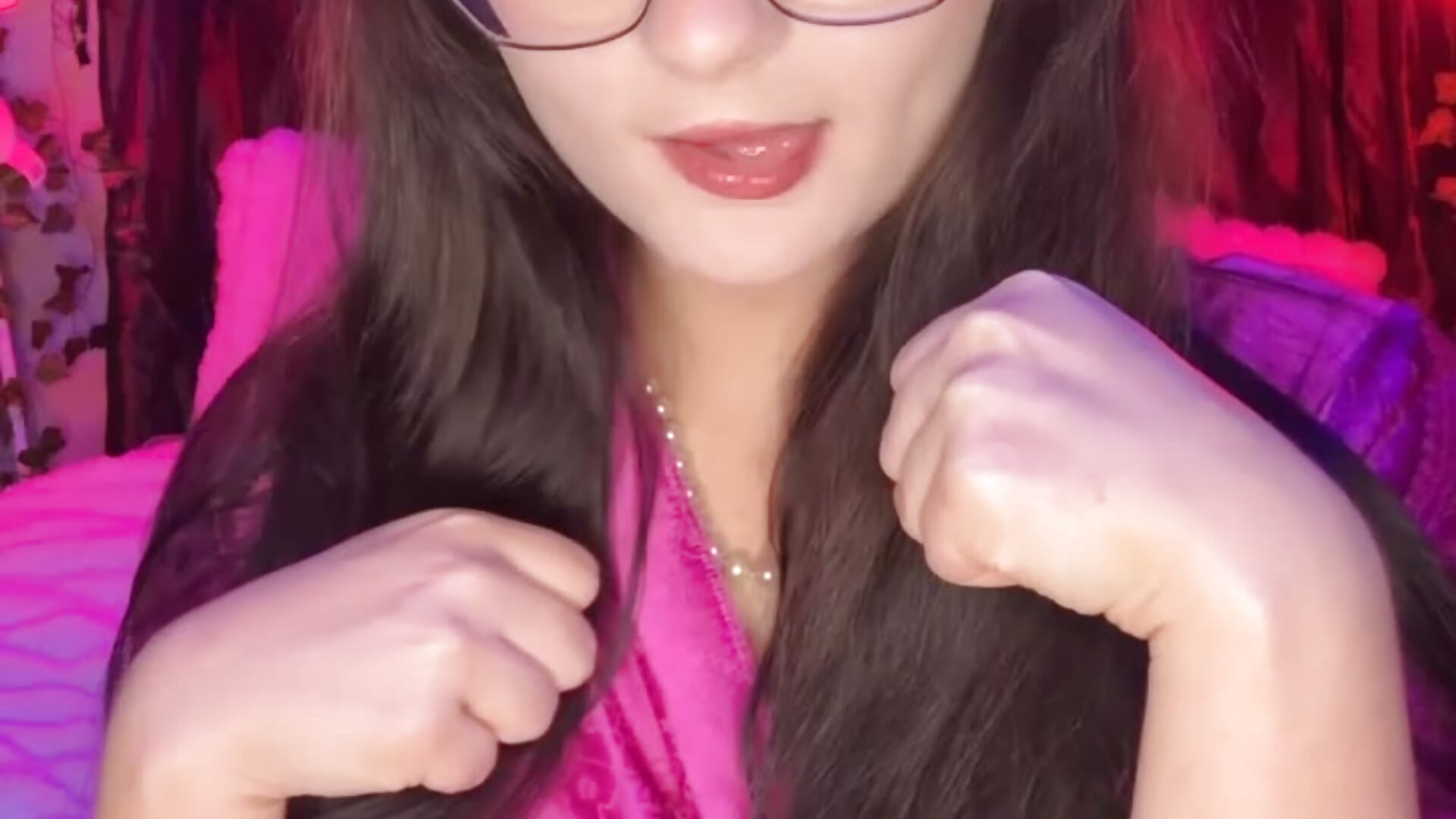 woof woof 🐶－カメラキャストのurpuppymoonの動画