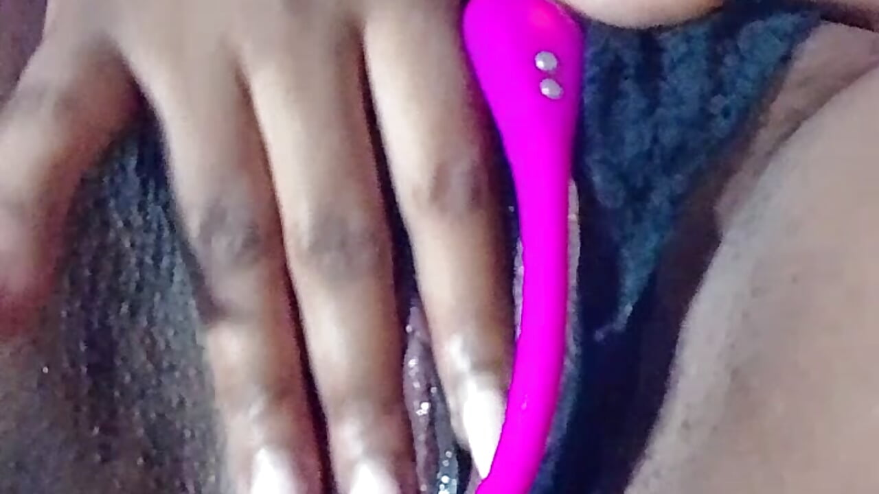 Wet pussy AF🥵🥵🥵 - vídeo de la modelo de cam sexysandy20