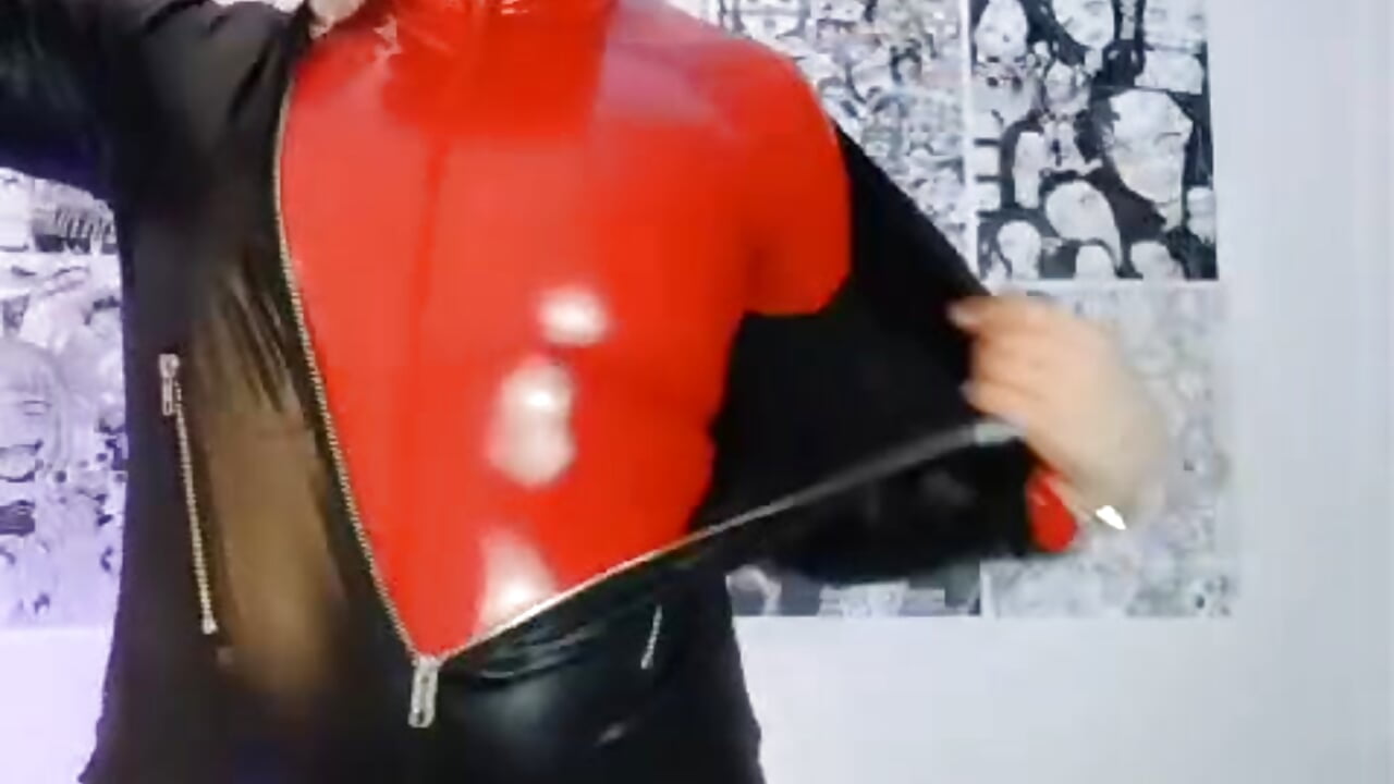LATEX OUTFIT – video od webkamerové modelky sara_goodgirl13