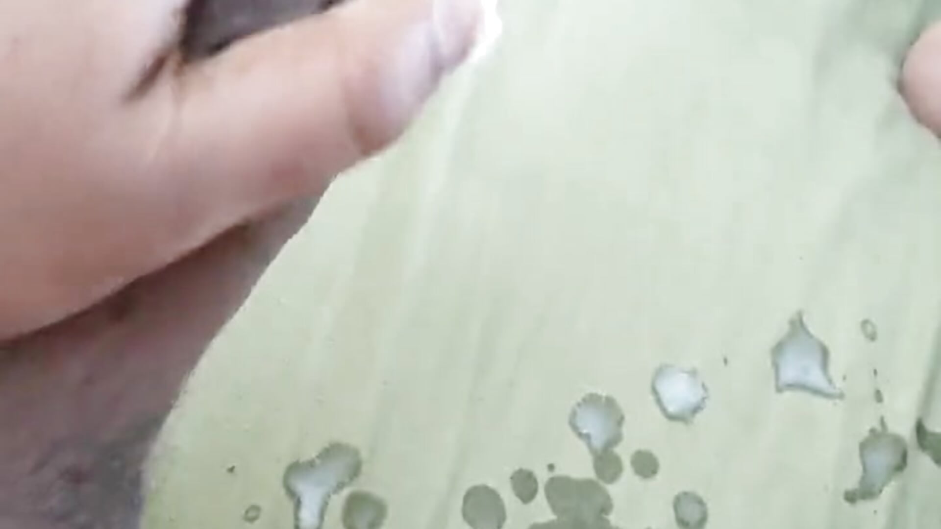 Cum shot on Bed wanna taste?👅