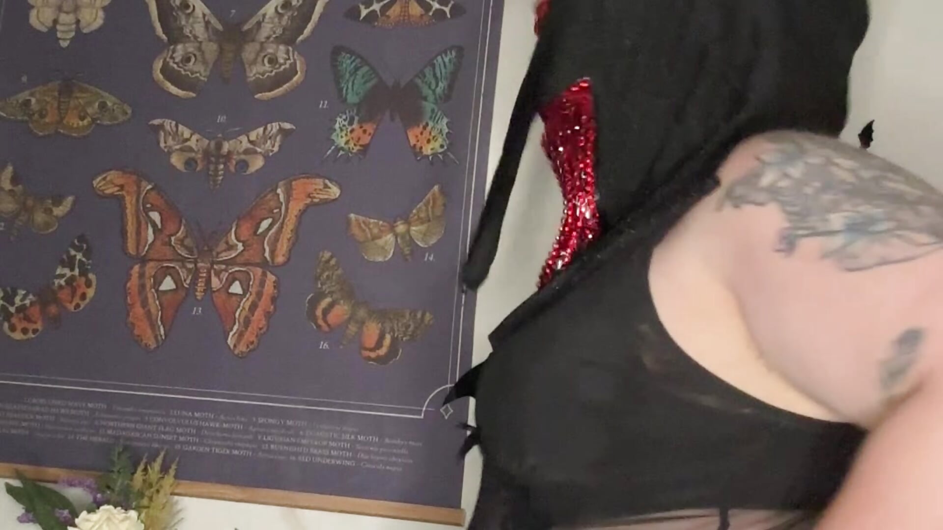 Red scream mask (Halloween Verification) - video od kitten0760