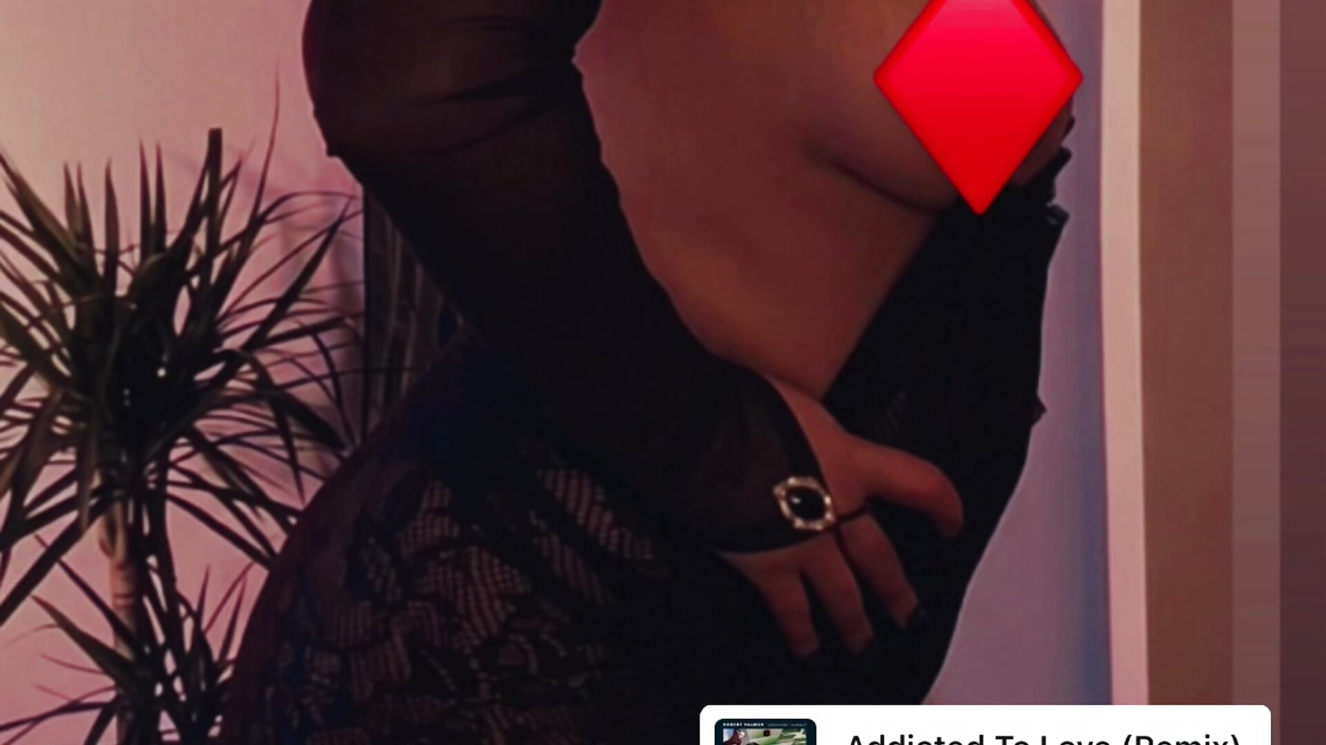 Your heart sweats & your body shakes, another 💋 is what is takes 😜 - video van XLucilleX