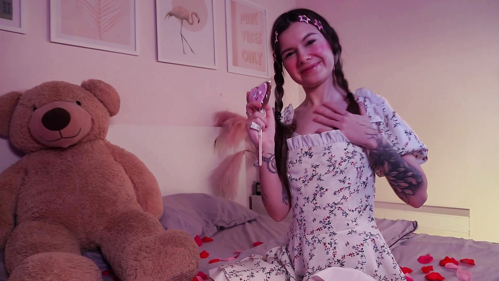 Mmm, this day is romantic and horny to play❤️ - video van Lil_Amelie cam-model