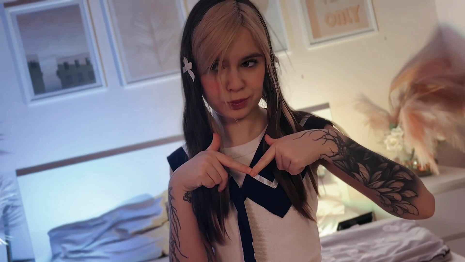 Naughty student with skiny legs💫💫 - video van Lil_Amelie cam-model