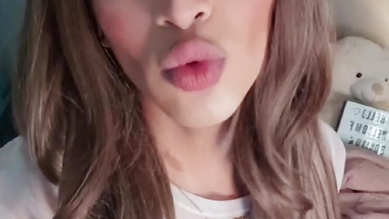 me - video by tiffbeatiful cam model