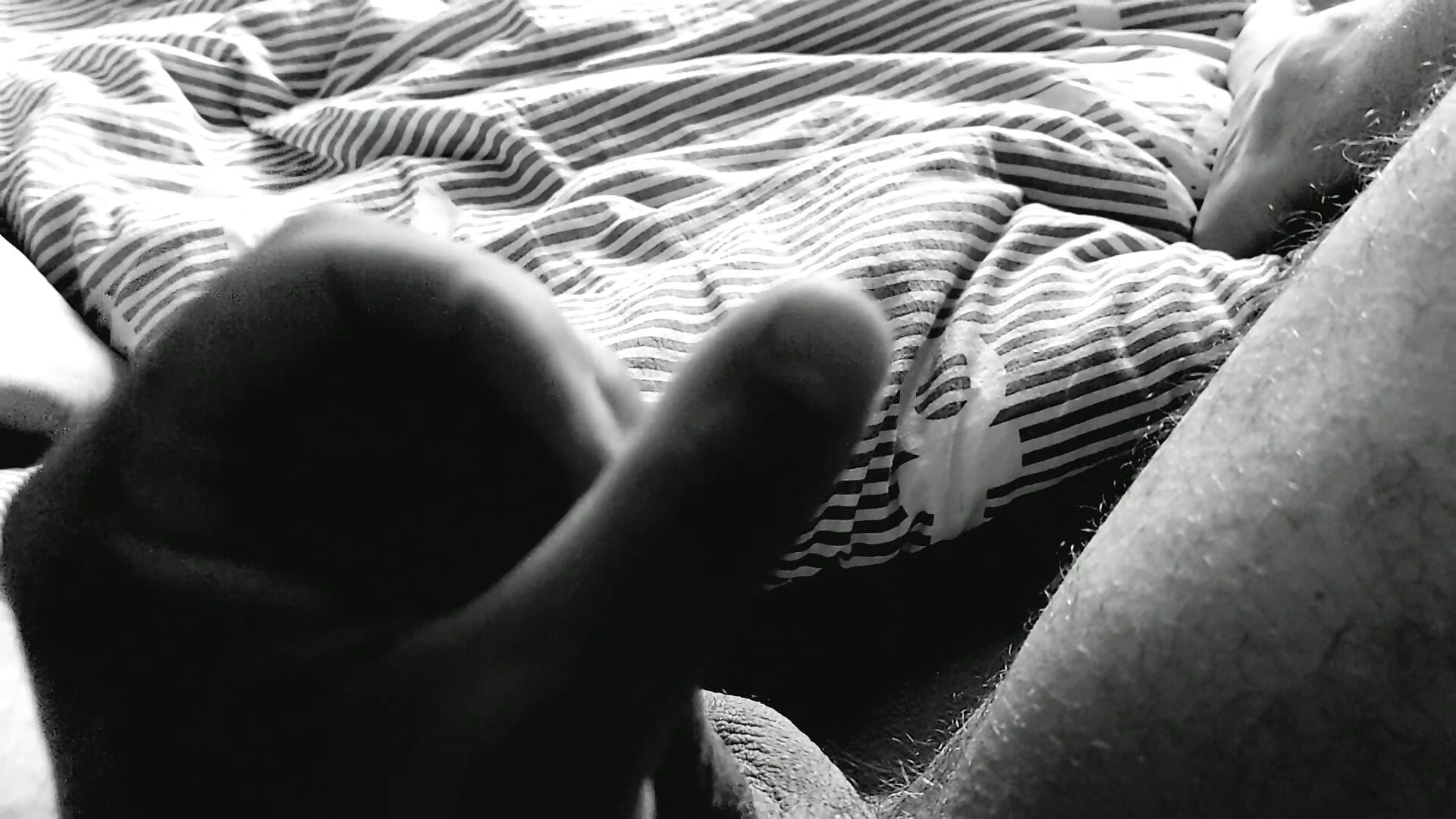 pilzkopf handjob mit vorhaut - video by T0Yforeskin cam model