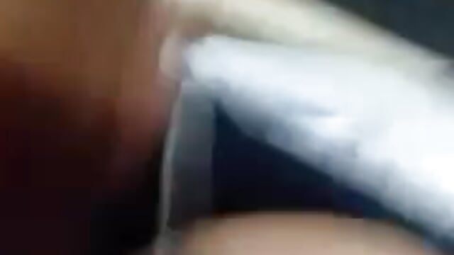 lo miras y hasta correrte quieres