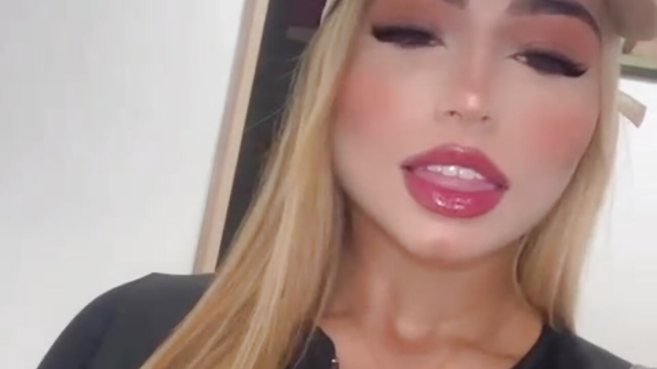 Me <3 - video by Amelia_Honney_ cam model