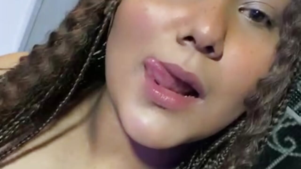 WhatsApp Video 2025-08-24 at 8,38,47 PM - video di Alisteresa_ modella di cam