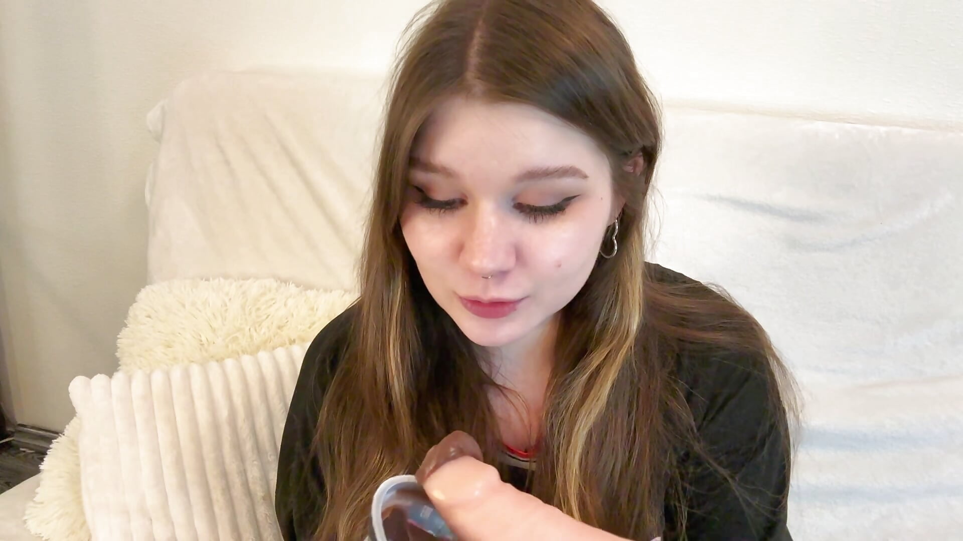 Eating pudding with dildo－カメラキャストのPumaShyXDの動画