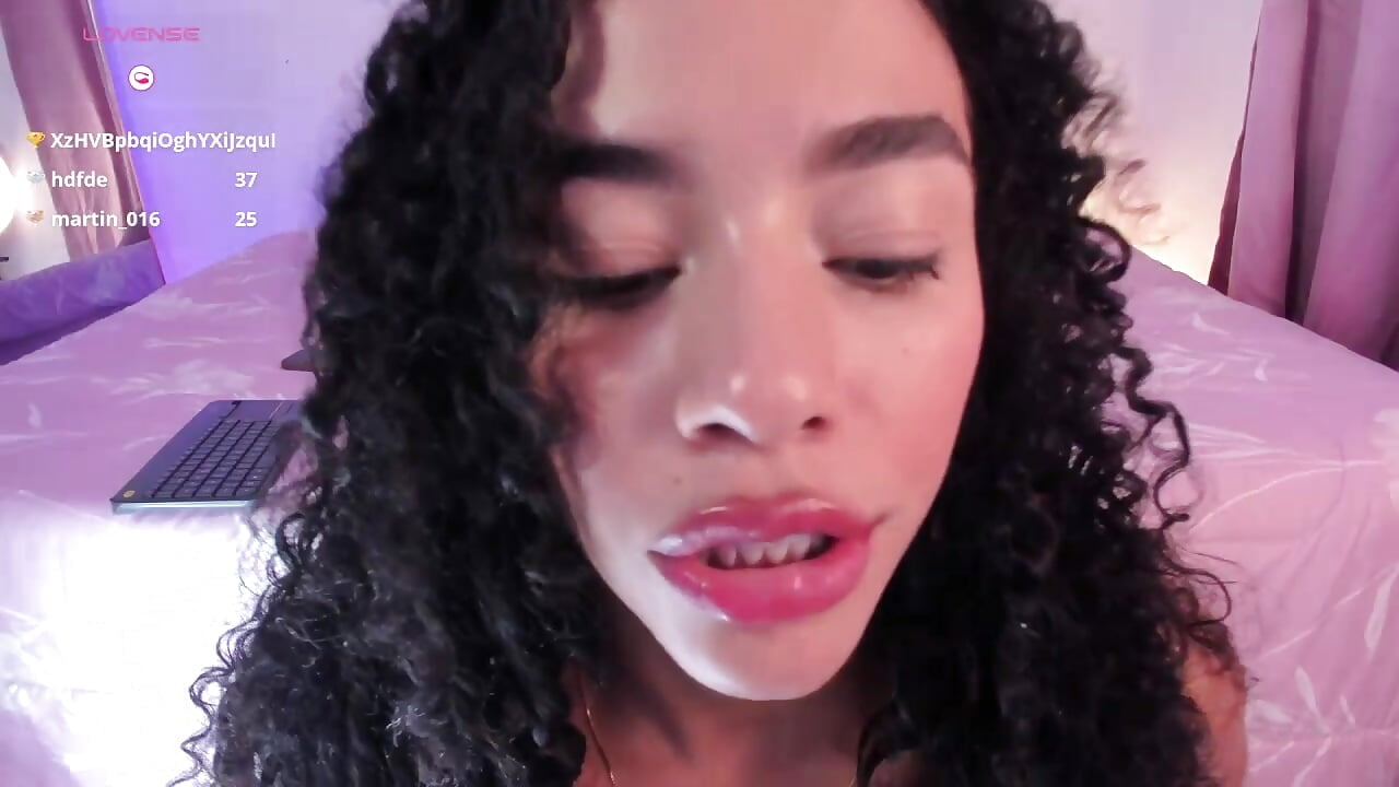 I want your cum in  my face please