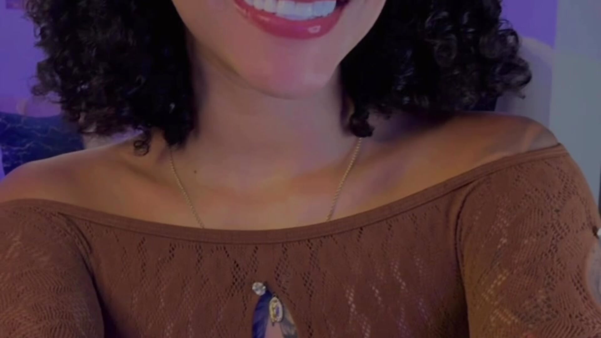 Hello :3 - video by pretty_pettite cam model