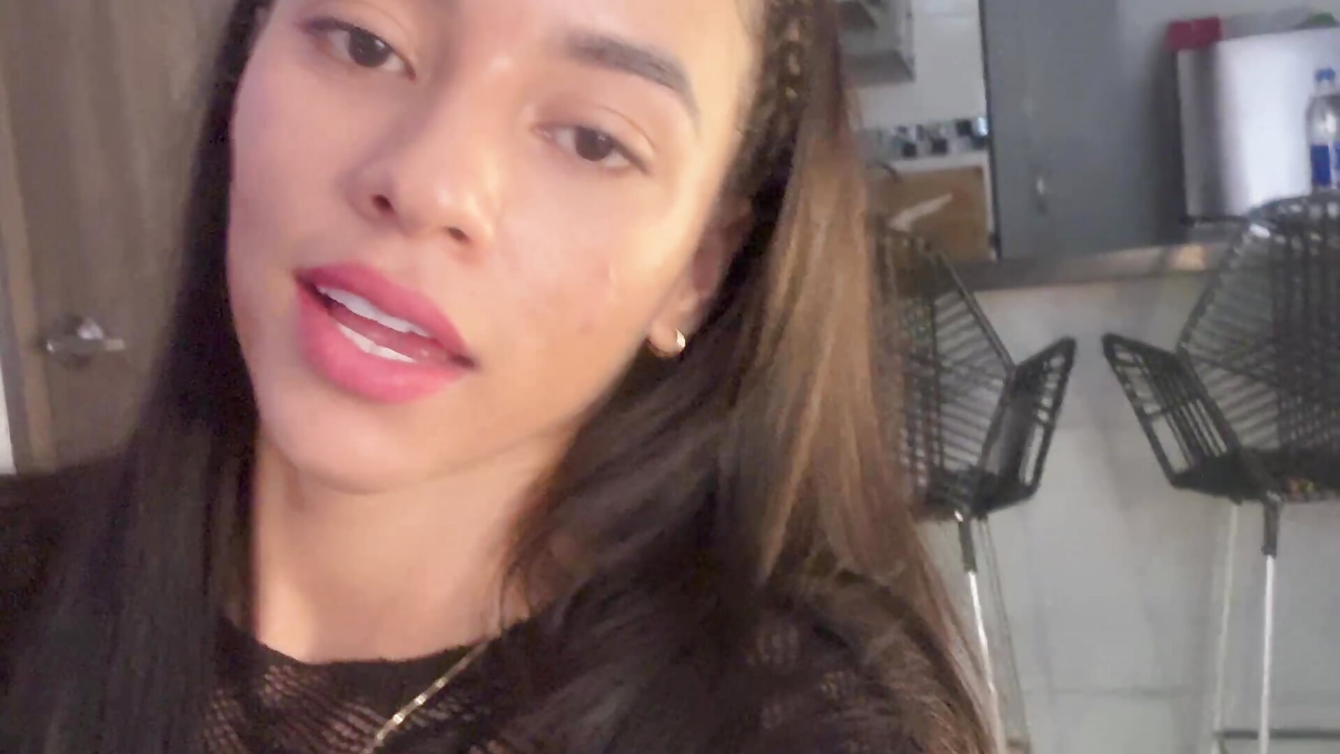 Hi 🐆🖤 - فيديو من pretty_pettite موديل الكام