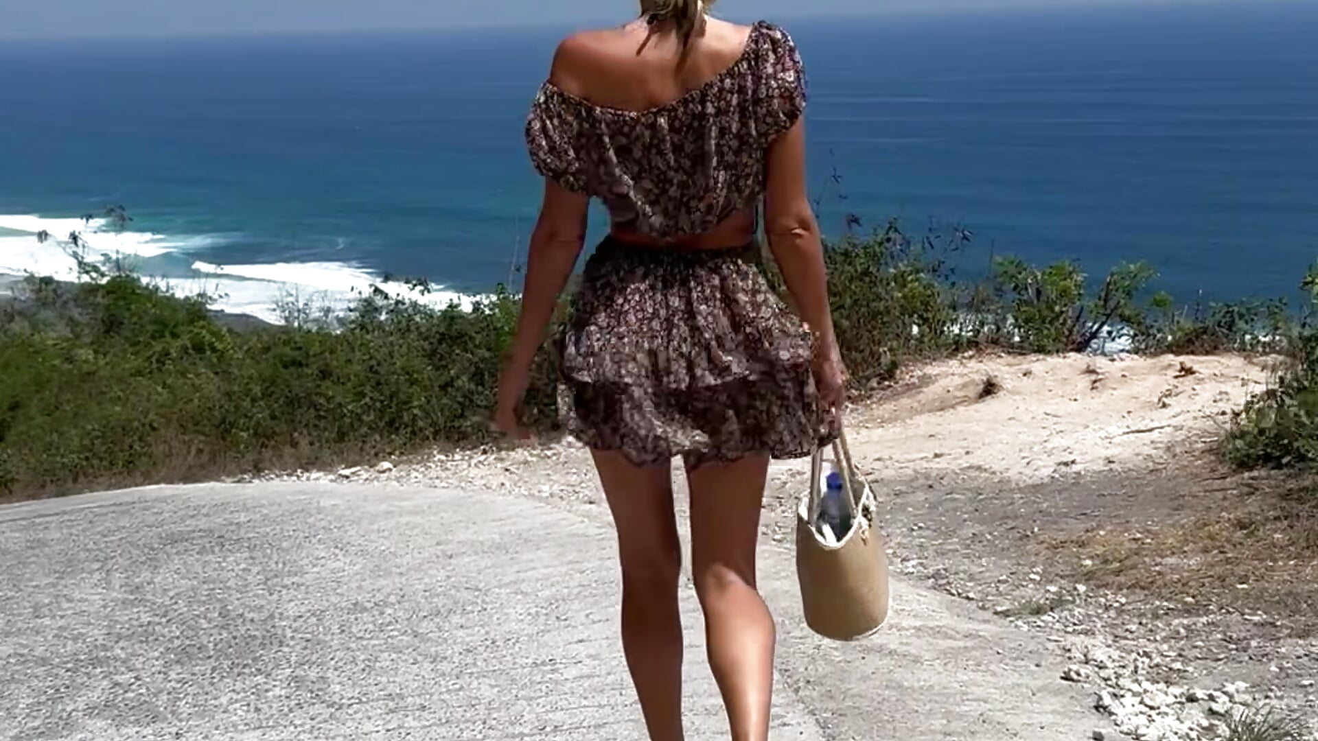 our world is a masterpiece of natural artistry. Omg! It’s very beutyful ❤️ - video by Beverly-hillls cam model