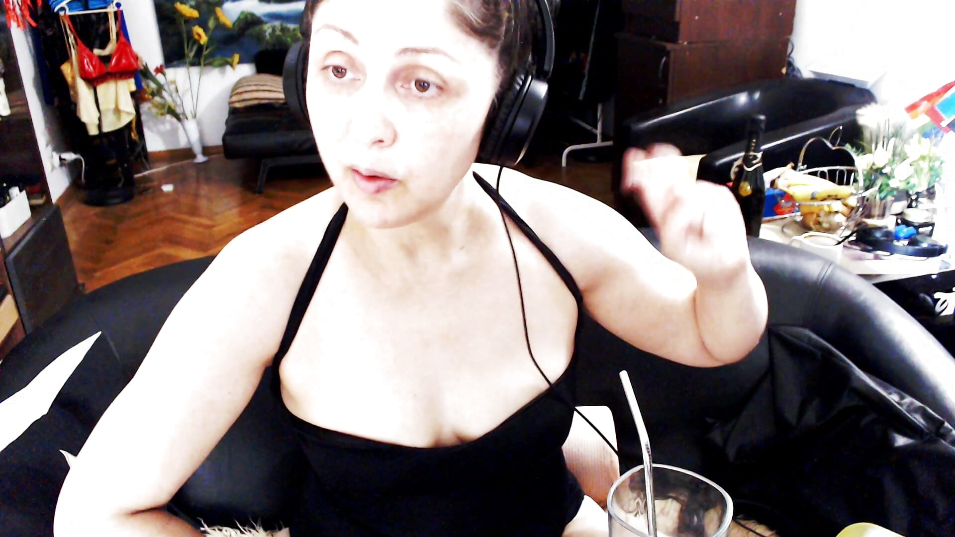 I seek new haters because my old haters start to love me, instead of paying me! - video oleh model kamera Imperatriza