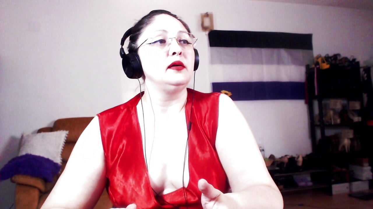 Try to avoid haressment against queerfemales comunitiee: their mods/knights/family members IN RL - video od modelky/modela Imperatriza