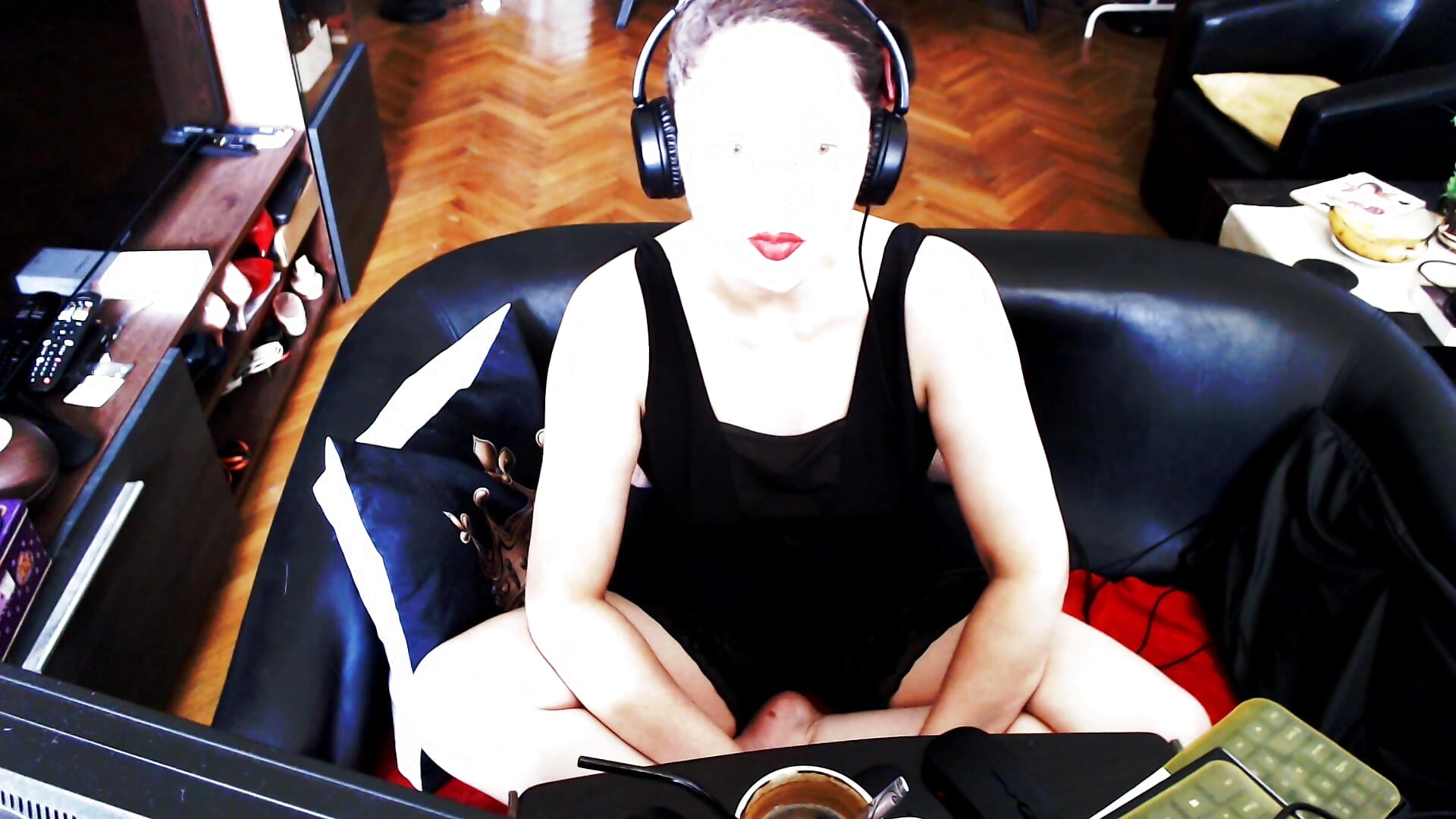 Debil from IT,people thought you are gay!You are not even straight or hetero!You was born an animal! - video van Imperatriza cam-model