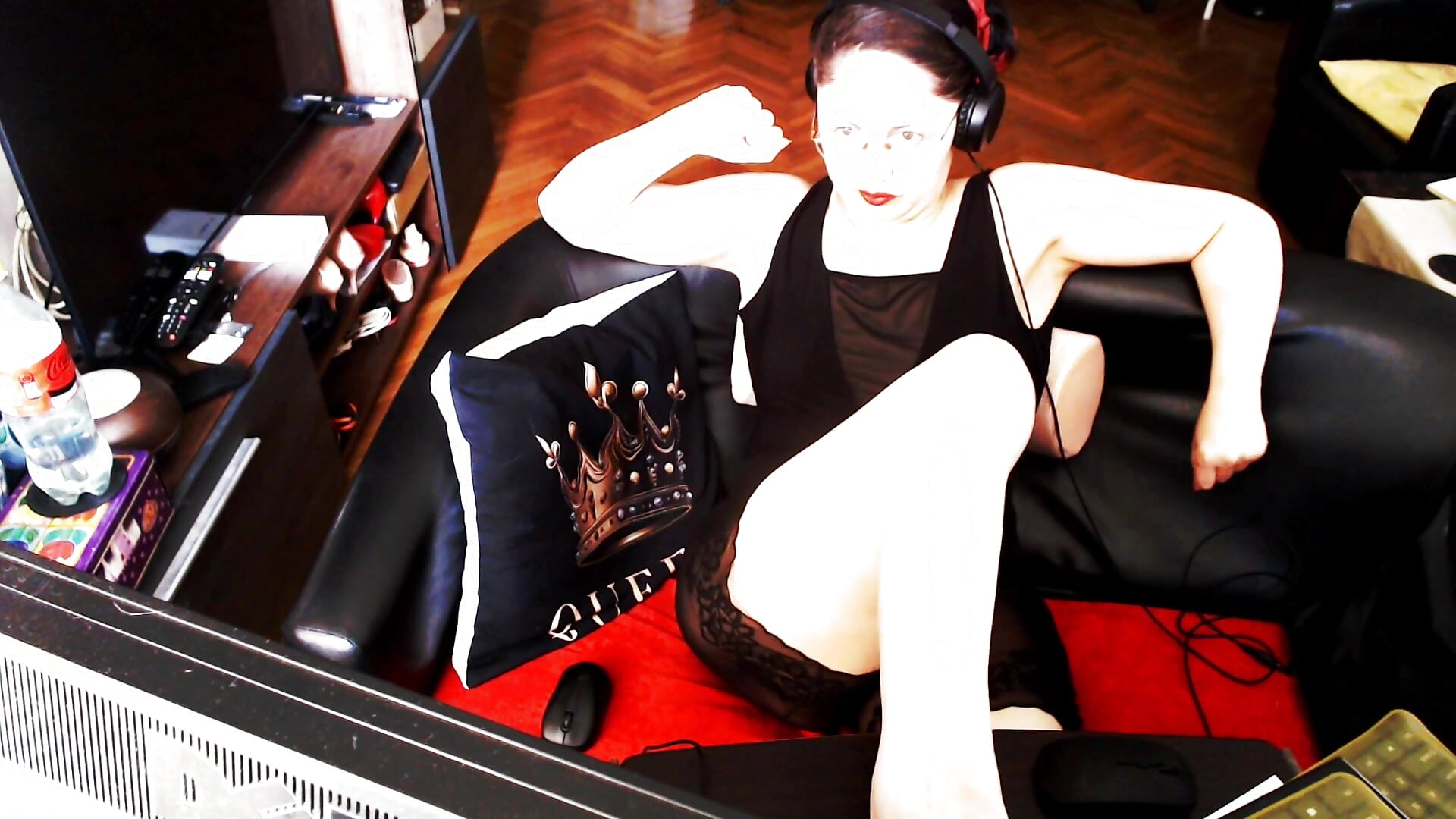 Se stie el singur! sentimente si complimente,tiganului borat din tomberonia lui nea Stiulete! - video van Imperatriza cam-model