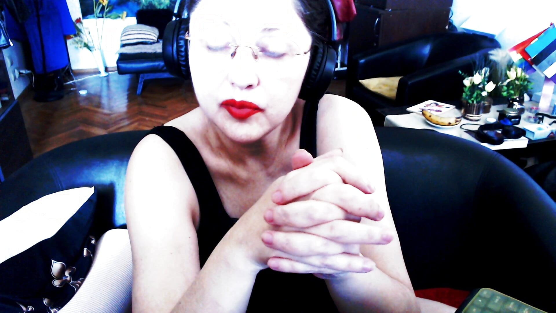 SHITHOLE OF JUDGEMENTAL PRICK,STOP PRETEND THAT YOU LOVE YOUR EBONY RACE, YOU ONLY USE THEM BECAUSE - video van Imperatriza cam-model