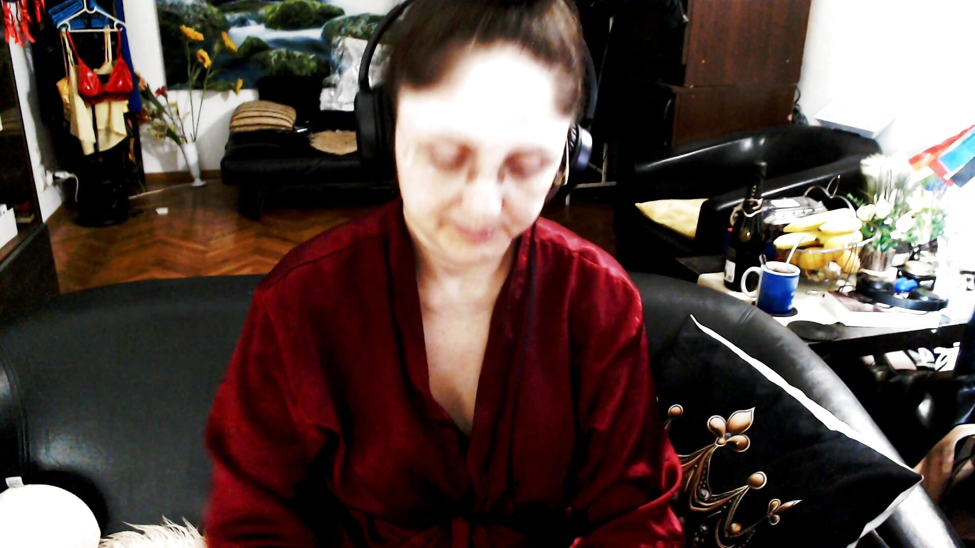 Filozofia tradarii si ajutorul nesolicitat – video af Imperatriza cam-model