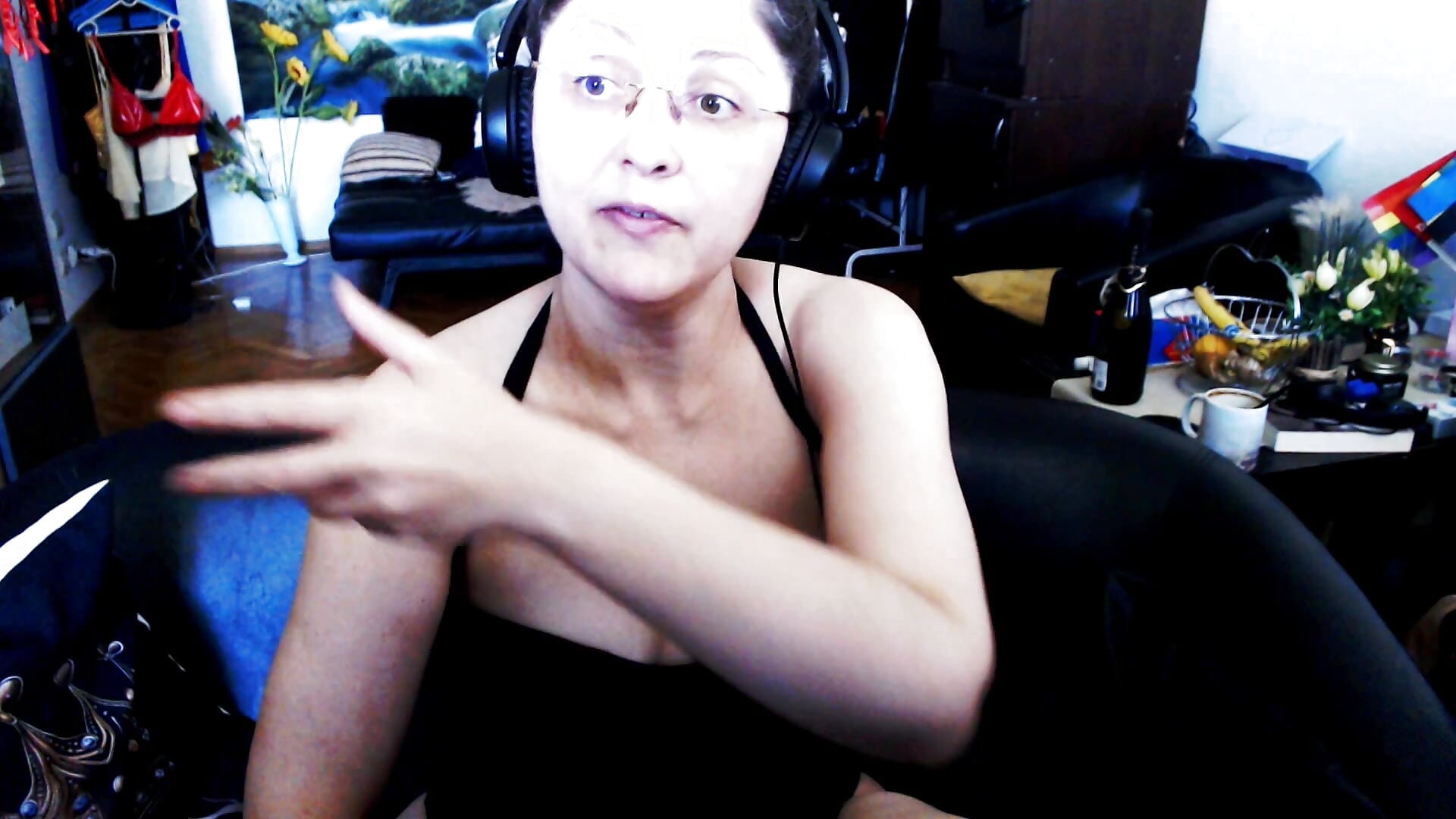 oh if that young female is not straight,not bisexual .. why a r*pe is covered by a settlement ?! - video oleh model kamera Imperatriza