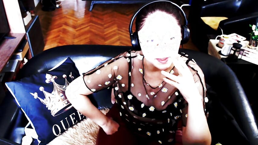 Stop contact me, male streamers of this platform! I dont wanna be disturb by any of you. - video di Imperatriza modella di cam