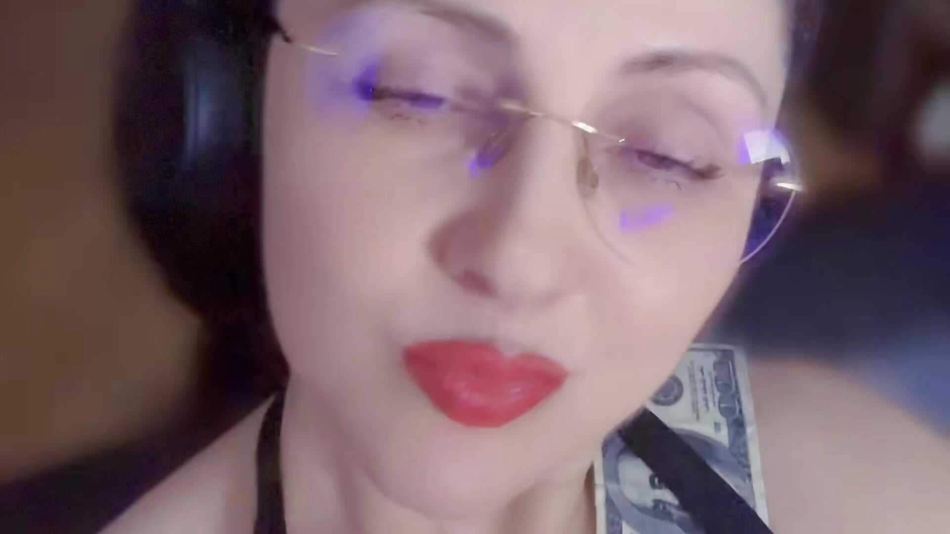 Ready to be spoiled by my financial beast with 1000-2500 tokens - vídeo de la modelo de cam Imperatriza