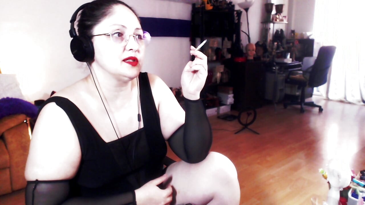 This humas is tired of any type of sh*t so BIG TIPS only! no words - video od modelky/modela Imperatriza