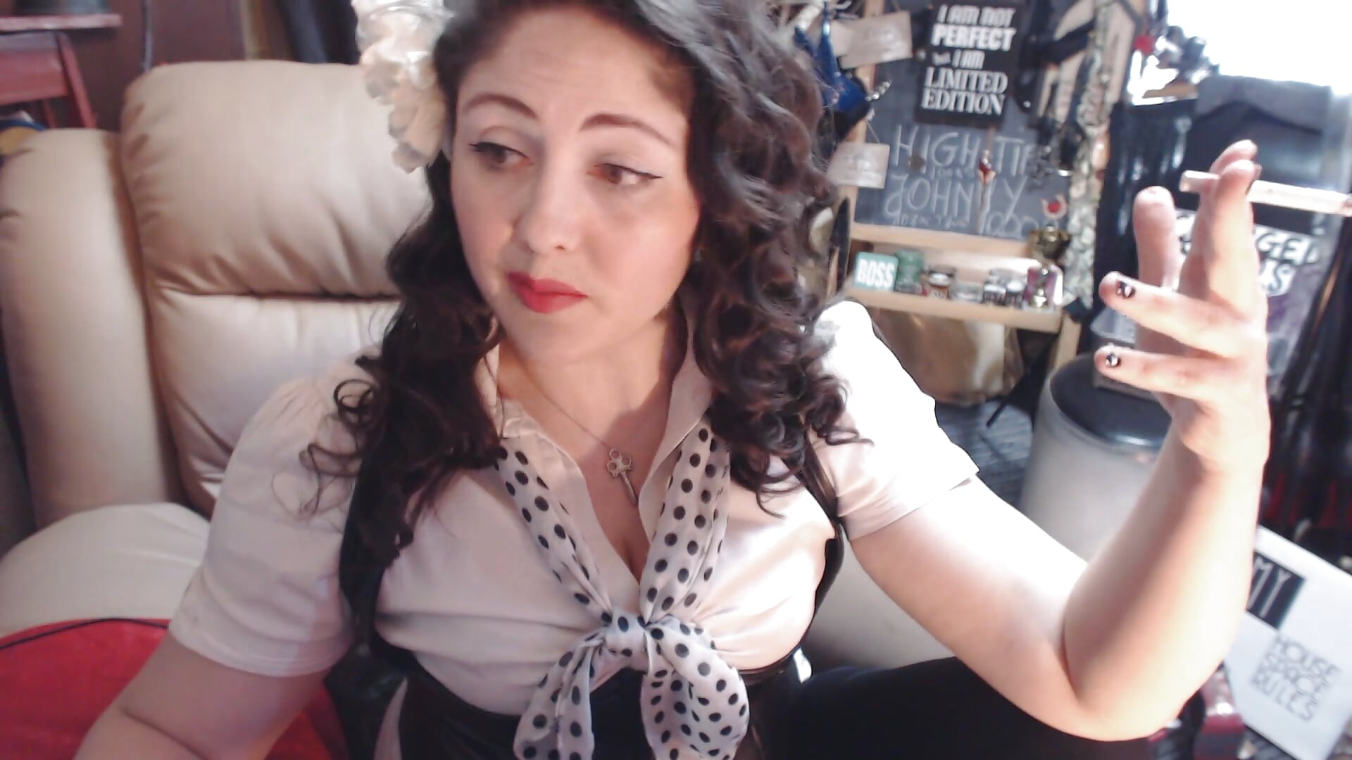 Hello, everyone! - video od modelky/modela Imperatriza