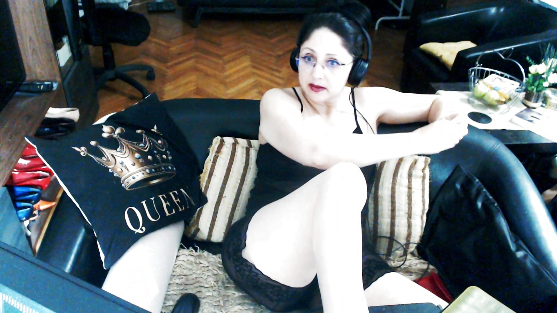 Dupa ce s-a s!nucis dezamagirea din kinkul #findom, a inflorit simtul umorului - video của người mẫu cam Imperatriza