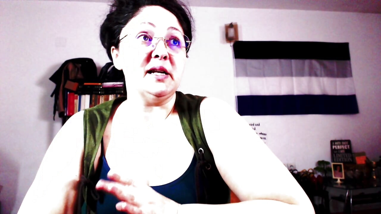 Online prodomme are exclusive for neurodovergents who decide to live independent/mononormativity - video od modelky/modela Imperatriza