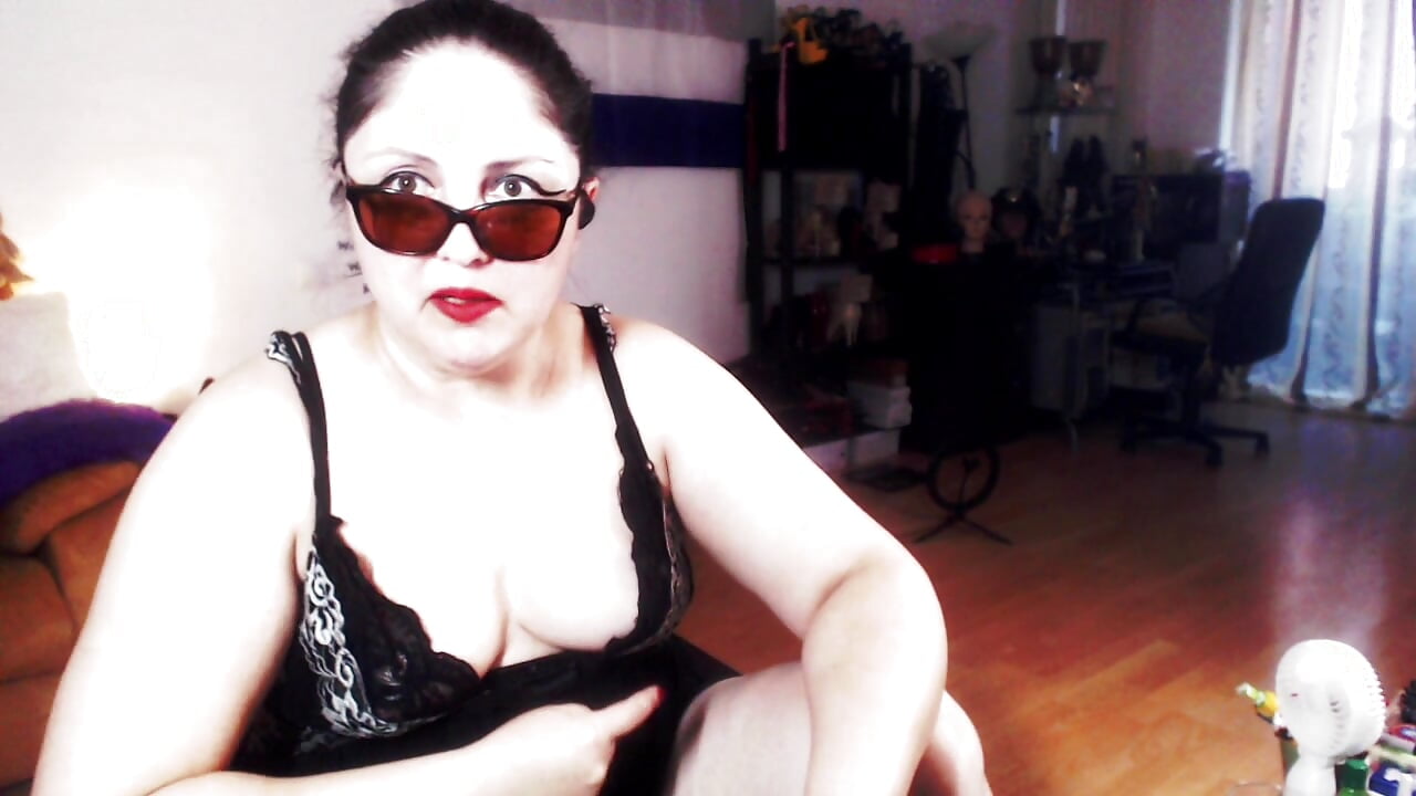 In attention of self entitle sponsors/paypigs/gentlemen/ecc who are into findom - video od modelky/modela Imperatriza