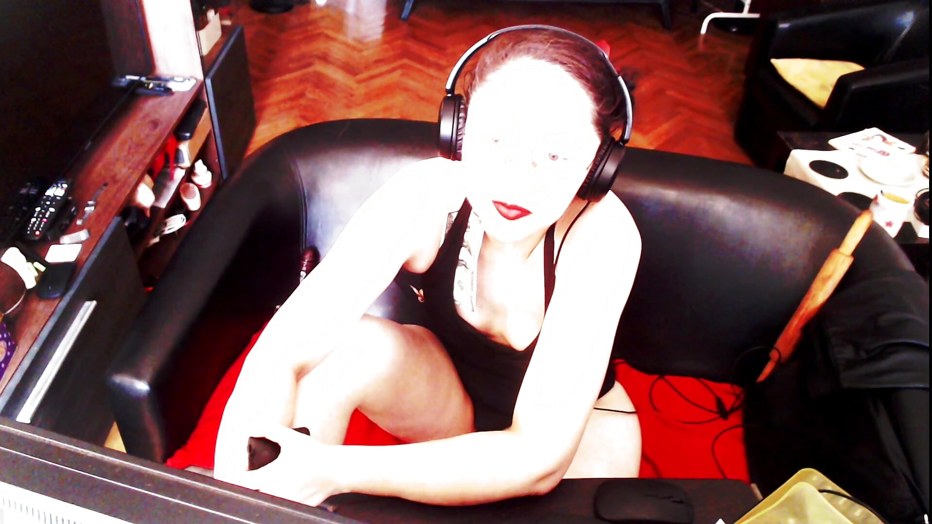NOW, MUSCLE-BUILDING PIECE OF CRAP: NO LIFE, NO FUN, NO BRAIN...ONLY MONEY! - video van Imperatriza cam-model