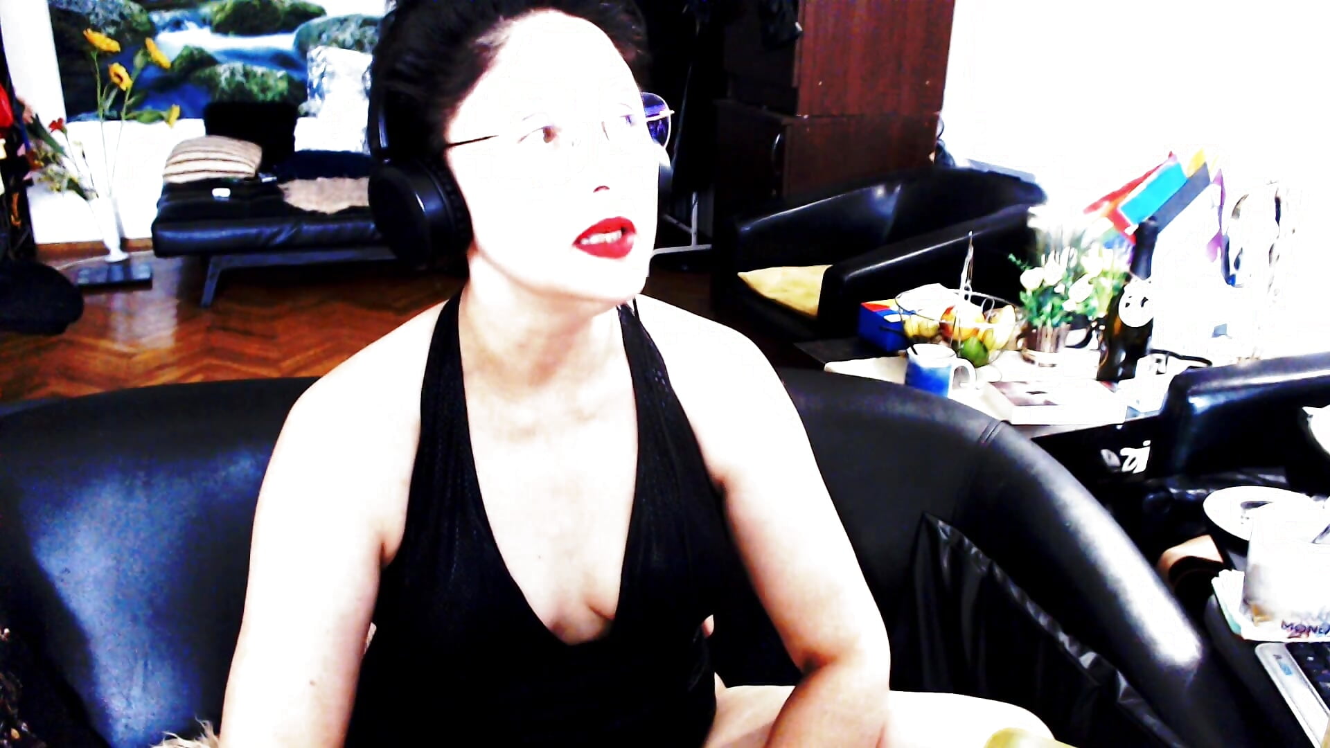 Humiliatrix makes shitholes/bully/craps/ecc to become humans,not bitches!Money are THE SUPREME BITCH - 視頻由 Imperatriza 主播提供
