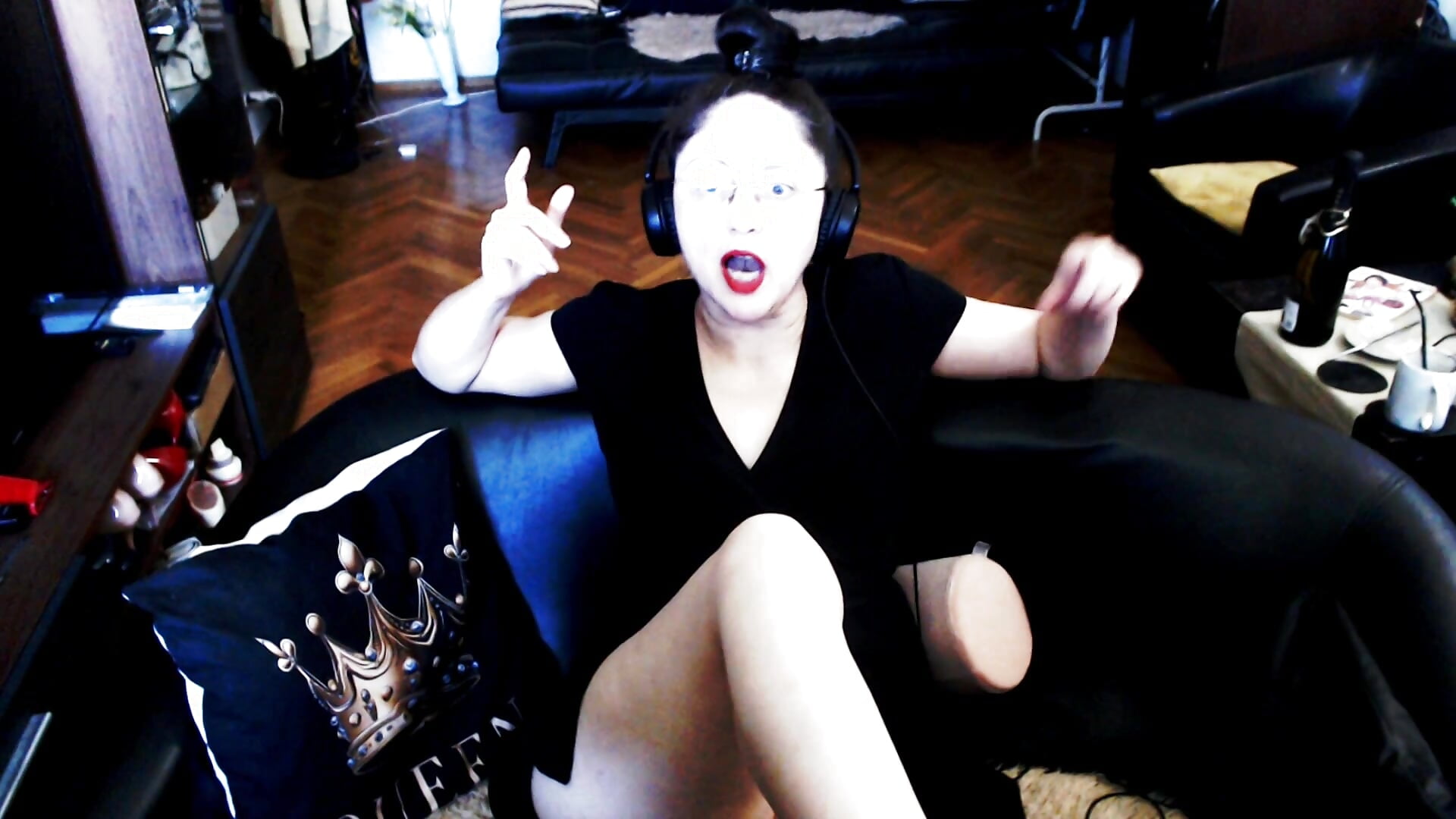 Oh I am delusional?!  How about inform me when you put food on the plate of a mother&paid her bills! – video af Imperatriza cam-model