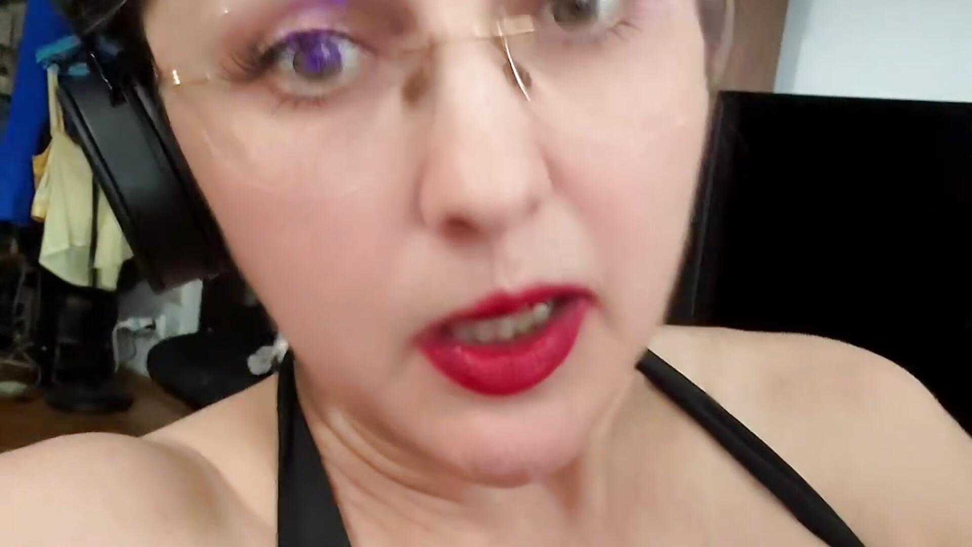 What is not findom as a Kink! Get the sh!t out from our findom, crap shitholes! – video modela na kameri Imperatriza