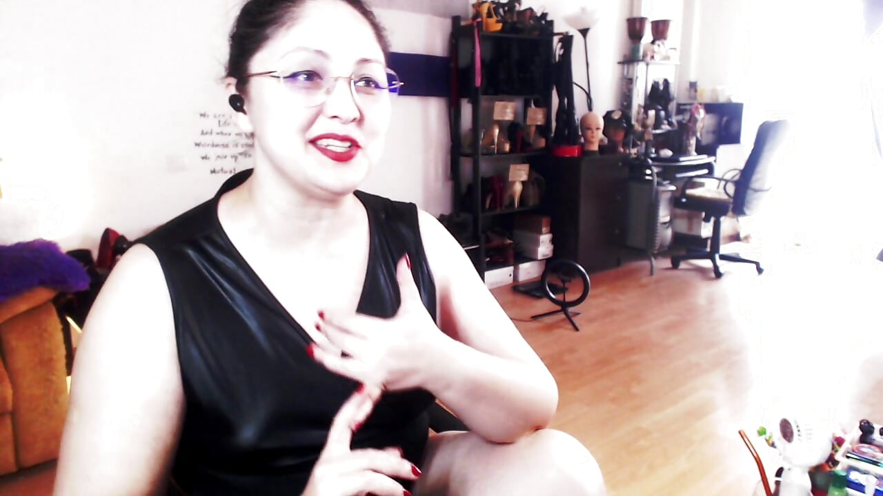 Findom: I am unique parent and my 24 years old girl  goes at the beach in her holiday! - video od modelky/modela Imperatriza