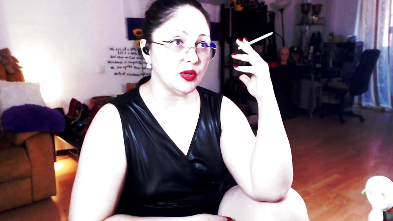 No pussy masked as a help in BDSM area! I realy am online since 2002 - video od modelky/modela Imperatriza