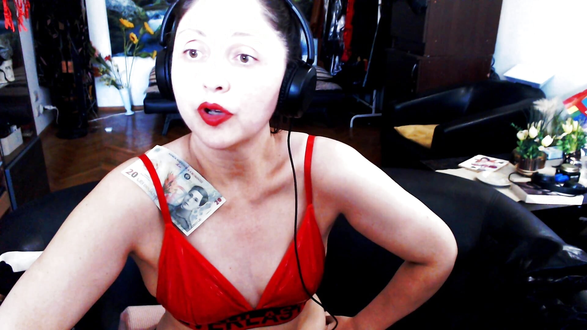 OH, NOW I AM PISSED! NOT ONLY SERGHEY! – video od webkamerové modelky Imperatriza