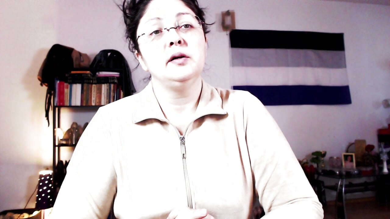 If I wear clothes means I am fetish.If I dont wear your type of clothes, watch my tip menu - video od modelky/modela Imperatriza