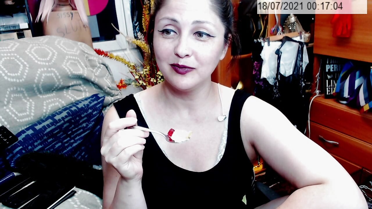 Owner of your wallet have an order for all of you! - video od modelky/modela Imperatriza